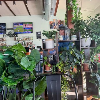 BevRidge Public - Decor is beautiful - Cocktail Bars Near Me - Ridgefield, Washington