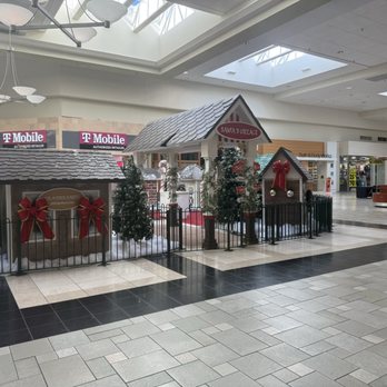 Boynton Beach Mall - Shopping Centers Near Me - Boynton Beach, Florida