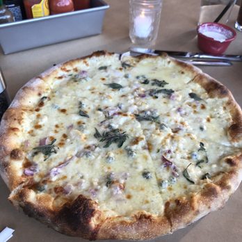 Vinsetta Garage - U. Mass signature pies - American Near Me - Berkley, Michigan
