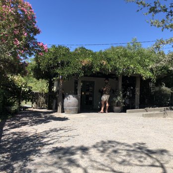Porter Creek Vineyards - The tasting room - Wineries Near Me - Healdsburg, California Porter Creek Vineyards - The tasting room - Wineries Near Me - Healdsburg, California