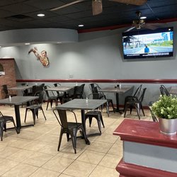 Rice & Rolls - Dining area