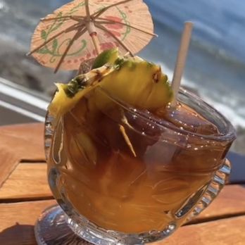 Duke's Malibu - Dukes Duke's Mai Tai - New American Near Me - Malibu, California
