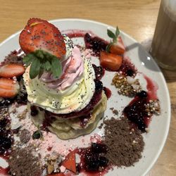 Crepes & Waffles - EatMyTrip, Pavlova waffles