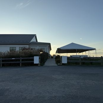 Windridge Vineyards - Outside - Wineries Near Me - Darnestown, Maryland