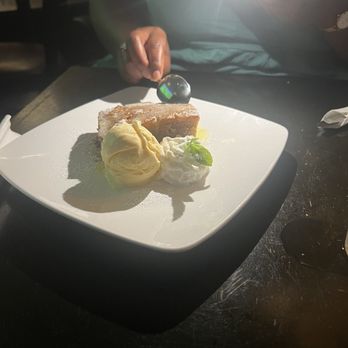 the Eldo - Malva Butter Cake - Sports Bars Near Me - Long Beach, California