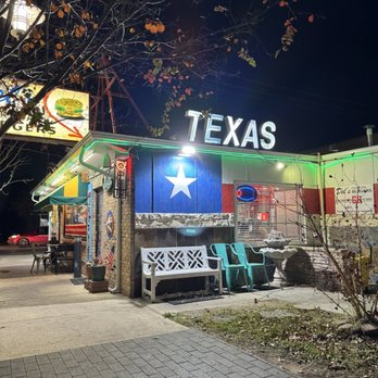 Del's Charcoal Burgers - Outside - Burgers Near Me - Richardson, Texas Del's Charcoal Burgers - Outside - Burgers Near Me - Richardson, Texas