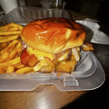 Alli Kaphiy - The suprema burger - Sandwiches Near Me - Long Beach, California Alli Kaphiy - The suprema burger - Sandwiches Near Me - Long Beach, California