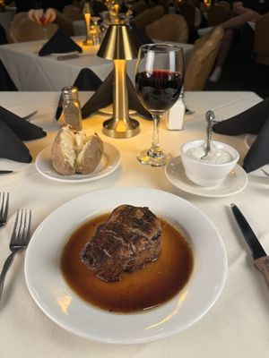Tom's Steak House by null