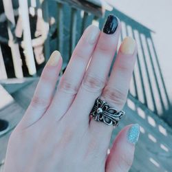 Mennie Nails & Spa - Powder is good for your nails