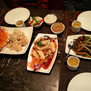 Rouge - a variety of asian food on a table - Asian Fusion Near Me - Brossard, Quebec Rouge - a variety of asian food on a table - Asian Fusion Near Me - Brossard, Quebec