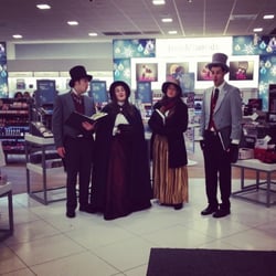 Ulta Beauty - Carolers inside ulta