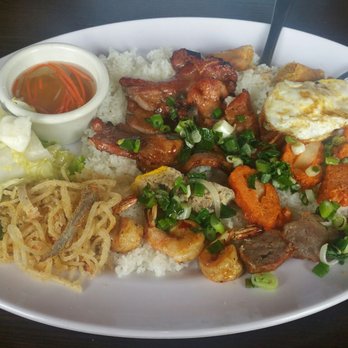 White Lotus - Deceiving. This pretty plate of poopy innards is inedible. - Vietnamese Near Me - Everett, Washington White Lotus - Deceiving. This pretty plate of poopy innards is inedible. - Vietnamese Near Me - Everett, Washington