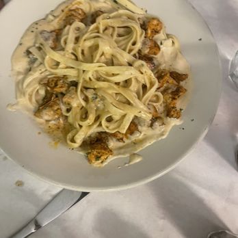 Angie's Seafood - Fettuccine Alfredo with chicken - Seafood Near Me - Baltimore, Maryland