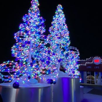 Holiday In The Park - Festivals Near Me - Valencia, California