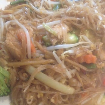 Pick Thaï - Pad see ew - Thai Near Me - Montreal, Quebec