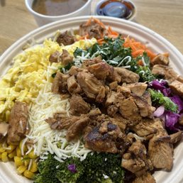 Chicken Bowl w/ soup & Teriyaki Sauce Chicken Bowl w/ soup & Teriyaki Sauce