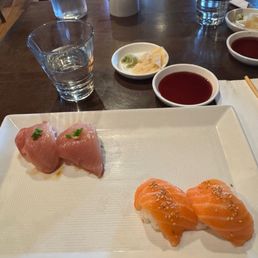 Albacore and salmon sushi