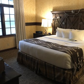 Big Cedar Lodge - Master bedroom - Resorts Near Me - Ridgedale, Missouri