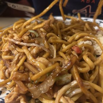 Dragon House - Chicken lo mein - Chinese Near Me - Albuquerque, New Mexico
