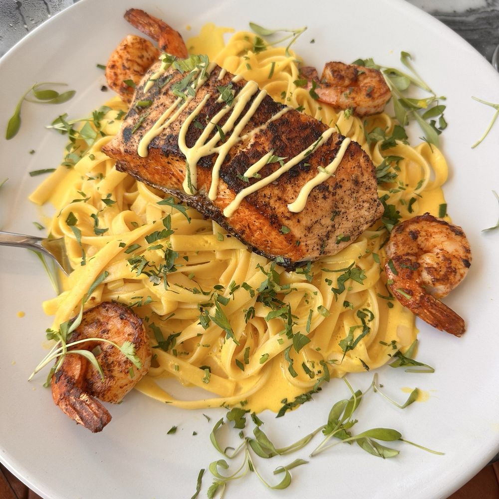 Bravazo - Fettuccine with Salmon and Pescado a lo macho , absolutely delicious - Latin American Near Me - Pleasanton, California Bravazo - Fettuccine with Salmon and Pescado a lo macho , absolutely delicious - Latin American Near Me - Pleasanton, California