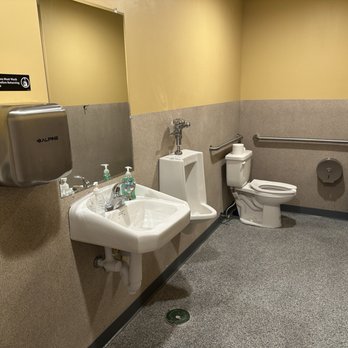 Sunrise Ramen & Sushi - Very clean bathroom. - Ramen Near Me - Palatine, Illinois