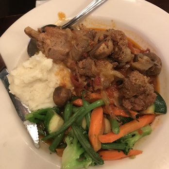 Murphy's Bar & Grill - Irish Pub Near Me - Honolulu, Hawaii