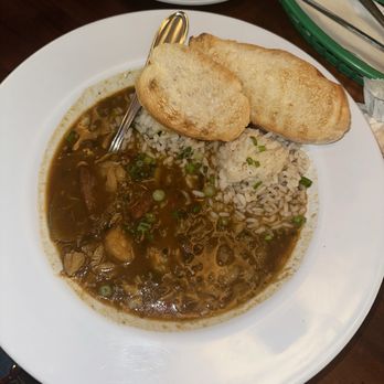 Lil’ Easy - Bowl of Chicken and Sausage Gumbo - Cajun/Creole Near Me - Austin, Texas Lil’ Easy - Bowl of Chicken and Sausage Gumbo - Cajun/Creole Near Me - Austin, Texas