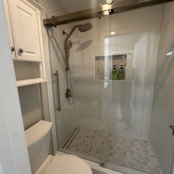 JG Decor - Guest bath with new shower. - General Contractors Near Me - Placentia, California