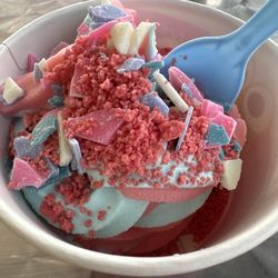 SweetFrog - South Riding - Blue Cotton Candy and Bubblegum with Unicorn Bark and Strawberry Crunch