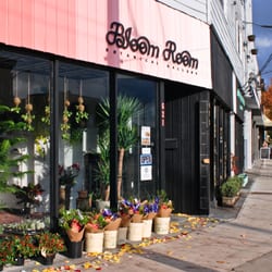 Bloom Room Botanical Gallery - The store front from Kingsway.