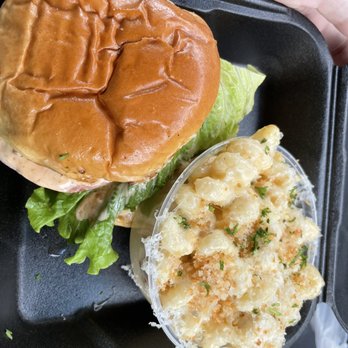 Flavor Rich Restaurant - Crab cake sandwich and Mac & cheese - Breakfast & Brunch Near Me - Suwanee, Georgia Flavor Rich Restaurant - Crab cake sandwich and Mac & cheese - Breakfast & Brunch Near Me - Suwanee, Georgia
