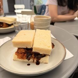 Raku Café - Katsu sando