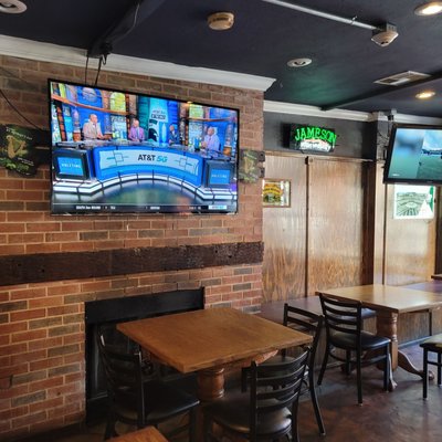 Streets Pub and Grub by null