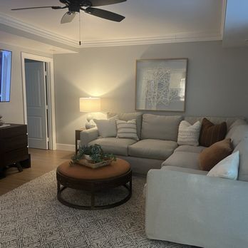 Straw and Clover Studio - Family room - Home Staging Near Me Straw and Clover Studio - Family room - Home Staging Near Me