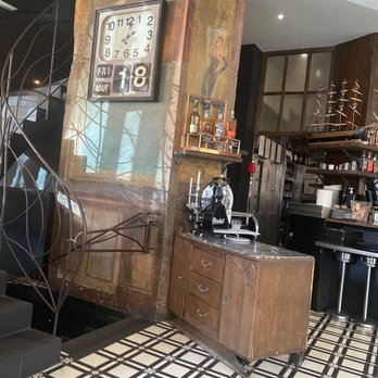 Café Plume - Brasseries Near Me - Paris, 75