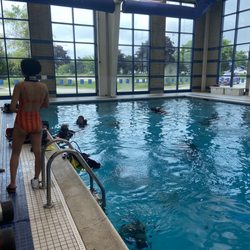 Water's Edge Aquatic Center - Scuba diving class