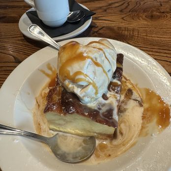 Local Goat - Bread pudding with ice cream - New American Near Me - Pigeon Forge, Tennessee