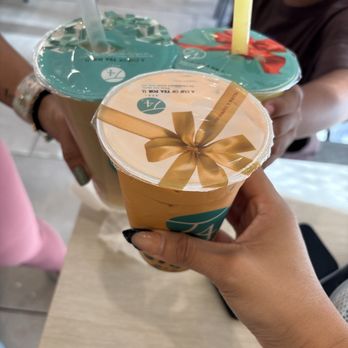 T4 Tea For One - Thai tea, Roasted Oolong, sweet mango - Bubble Tea Near Me - Vacaville, California