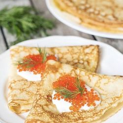 Grüne Lampe - Blinis mit Kaviar