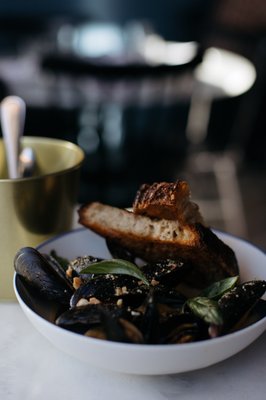 Henry's Bar & Restaurant by null