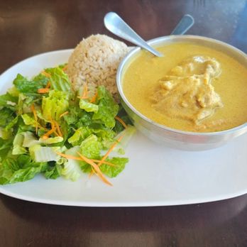 Daisy Mint - This is the picture shown on their website. Do you see giant potatoes, or carrots displayed? NOPE - Thai Near Me - Pasadena, California