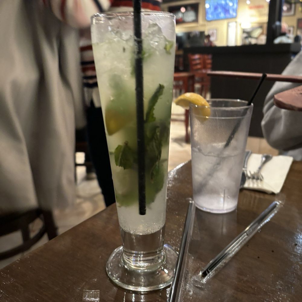 Anthony's Coal Fired Pizza & Wings - Mojito - Pizza Near Me - Monroeville, Pennsylvania
