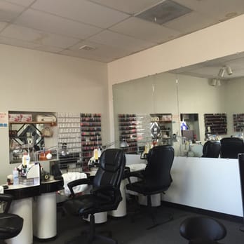 Number One Nails By Thi - Clean and no loud talking between technicians - Nail Salons Near Me - Tucson, Arizona