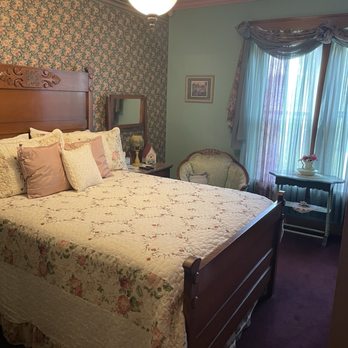 Pierre Menard Home - Bedroom in Menard home. - Landmarks & Historical Buildings Near Me - Ellis Grove, Illinois Pierre Menard Home - Bedroom in Menard home. - Landmarks & Historical Buildings Near Me - Ellis Grove, Illinois