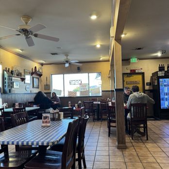 Salinas City BBQ - Dinning room - Barbeque Near Me - Salinas, California Salinas City BBQ - Dinning room - Barbeque Near Me - Salinas, California