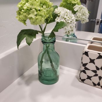 Hobby Lobby - Love these glass bottles with flowers. - Home Decor Near Me - Las Vegas, Nevada Hobby Lobby - Love these glass bottles with flowers. - Home Decor Near Me - Las Vegas, Nevada