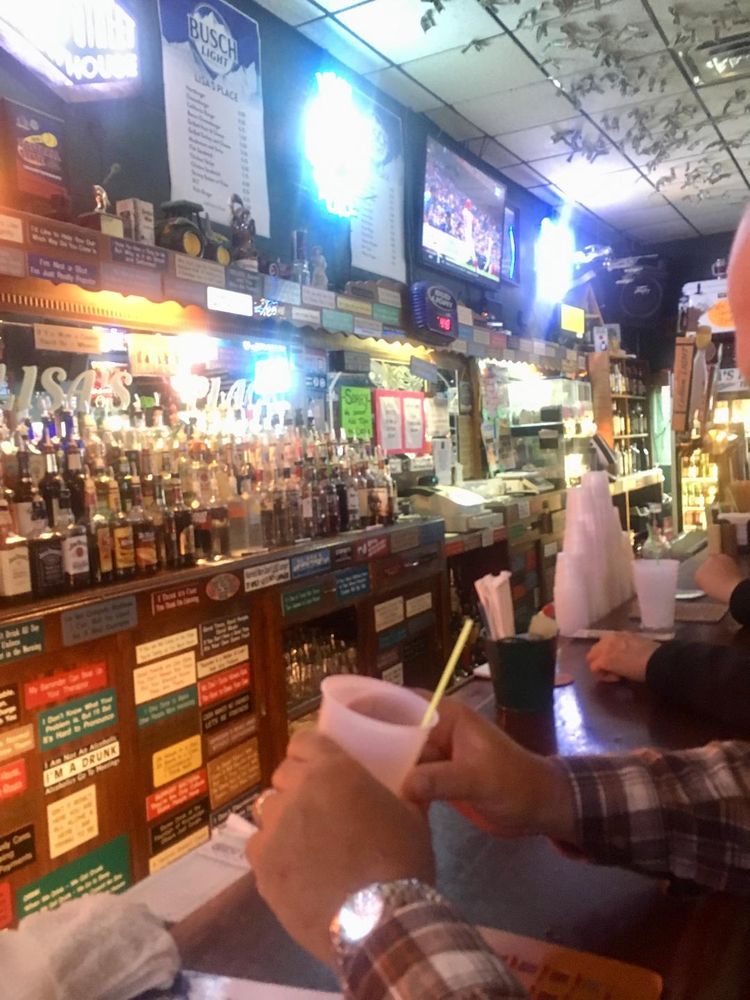 LISA’S PLACE 14 Reviews 205 Broadway St S, Carver, Minnesota Bars