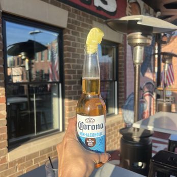 Lee's Pint & Shell - Bars Near Me - Baltimore, Maryland