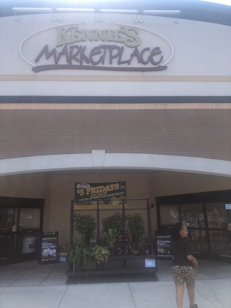 KENNIE’S MARKETS 12 Reviews 520 E Baltimore St, Littlestown