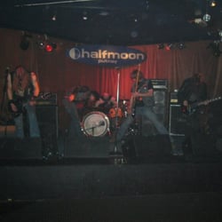 Half Moon - Band on stage